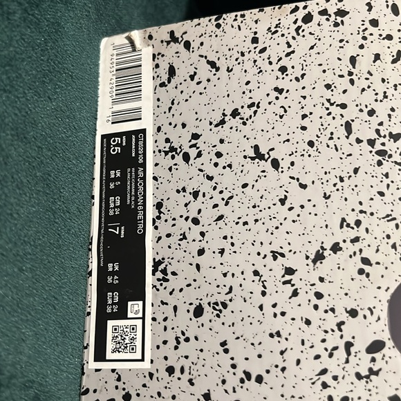 Jordan 6 Carmines 2021 - Picture 3 of 3